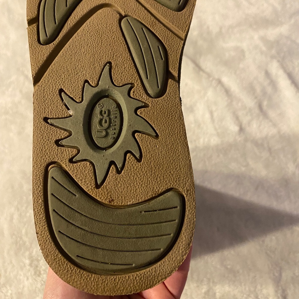Green Ugg boot with pocket, size 6 - Picture 6 of 12
